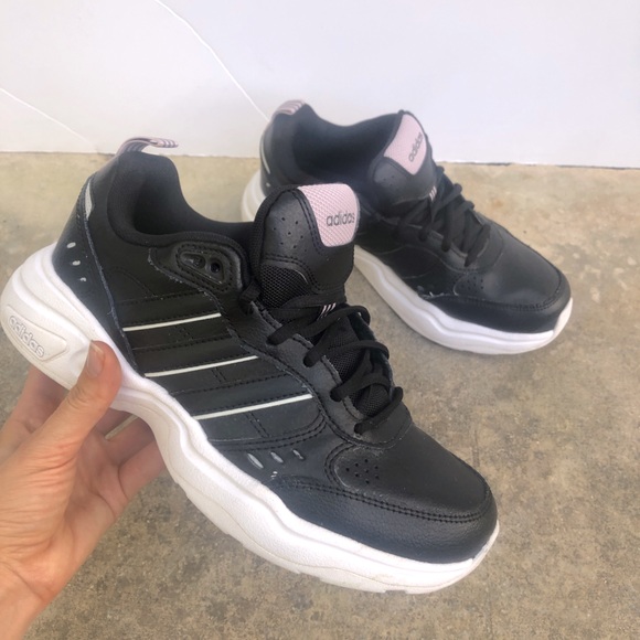 womens black adidas trainers size 7